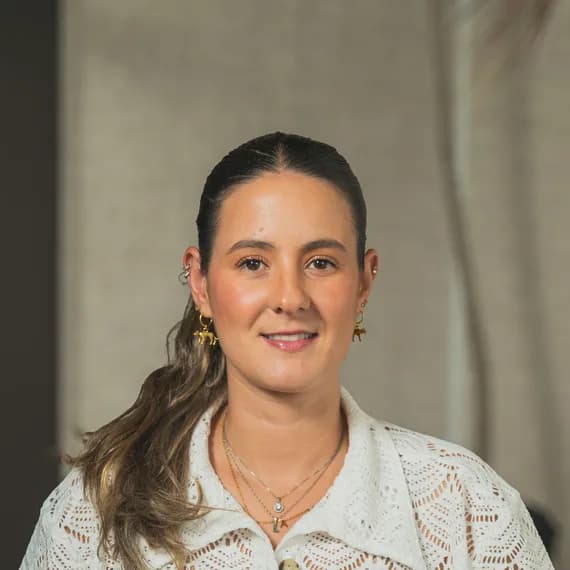 Maria Mercedes Barros, Subgerente